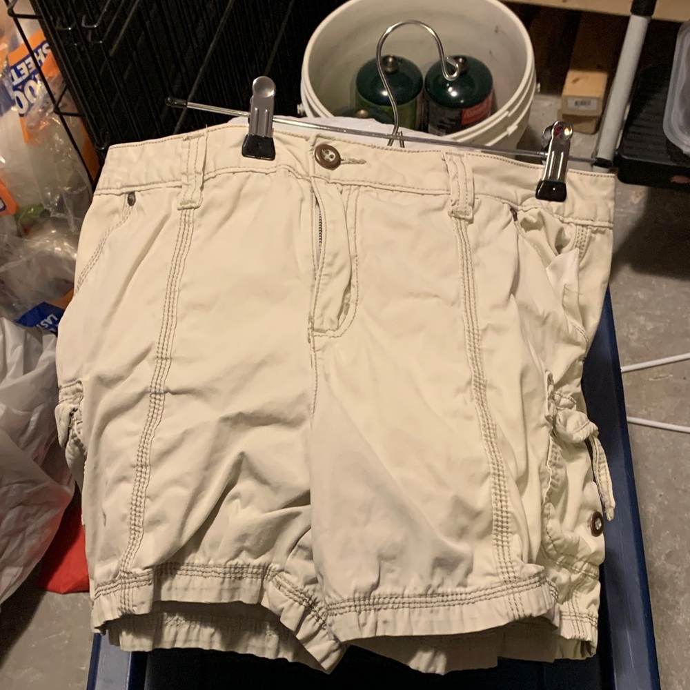 Women's Cream Cargo Shorts